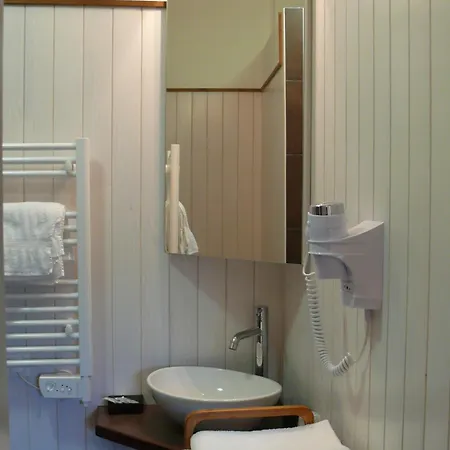 Logis Restaurant La Barguillere Hotel Saint-Pierre-de-Rivière