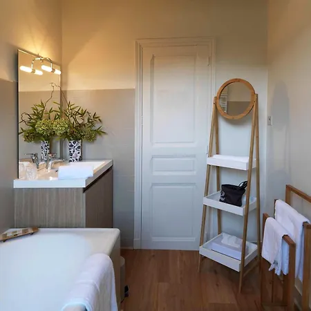 Hotel Logis Restaurant La Barguillere