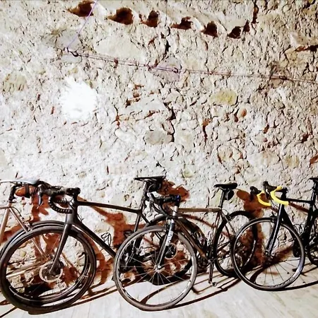 Hotel Logis Restaurant La Barguillere