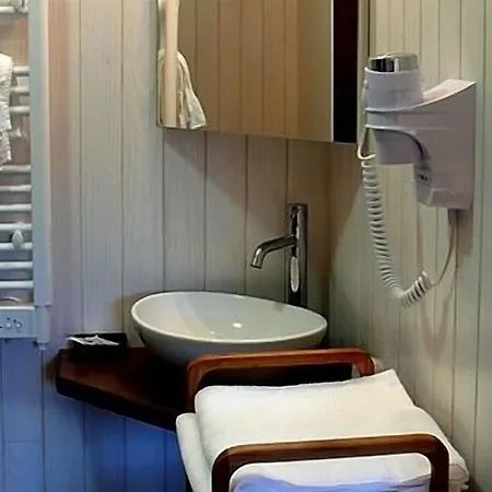 Hotel Logis Restaurant La Barguillere Saint-Pierre-de-Rivière