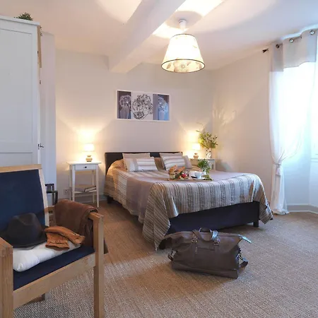 Logis Hotel Restaurant La Barguillere Hotell