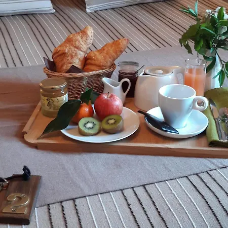 Logis Restaurant La Barguillere 호텔