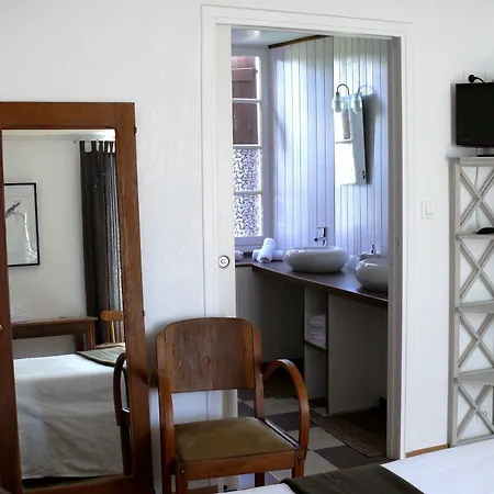 Logis Restaurant La Barguillere