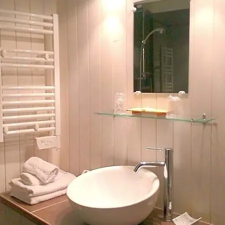 Hotel Logis Restaurant La Barguillere 2*