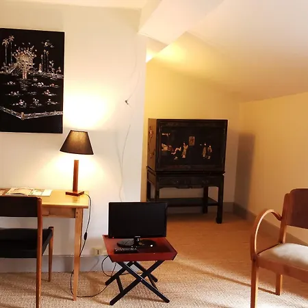 Hotel Logis Restaurant La Barguillere 2*