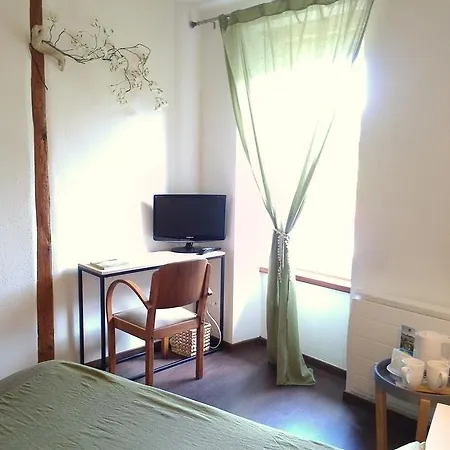 Hotel Logis Hotel Restaurant La Barguillere 2*