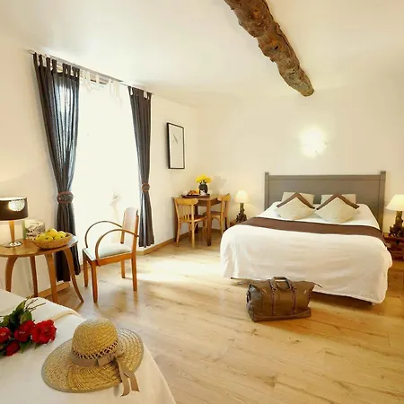 Logis Restaurant La Barguillere Отель Saint-Pierre-de-Riviere