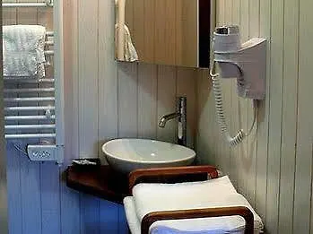 Logis Restaurant La Barguillere Отель 2*