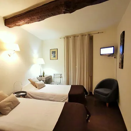 Hotel Logis Hotel Restaurant La Barguillere 2*