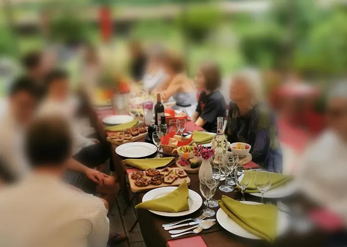 Logis Hotel Restaurant La Barguillere 2*