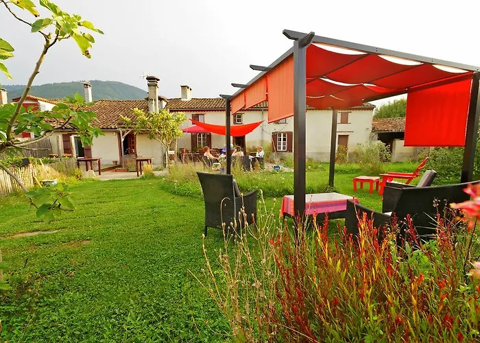 Logis Hotel Restaurant La Barguillere 2* Saint-Pierre-de-Riviere