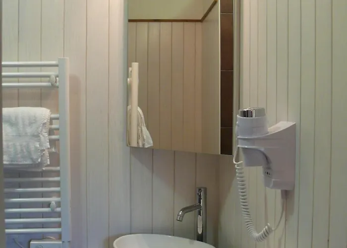 Logis Hotel Restaurant La Barguillere Hotel Saint-Pierre-de-Riviere